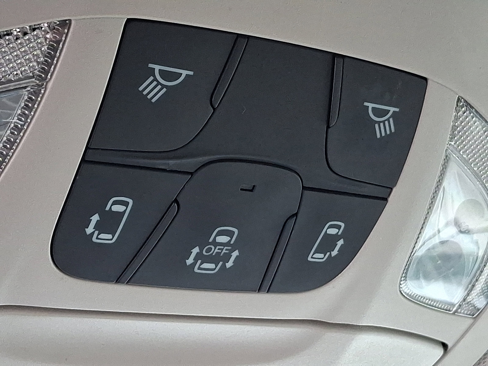 Used 2017 Chrysler Pacifica Touring w/ Tire & Wheel Group image 25