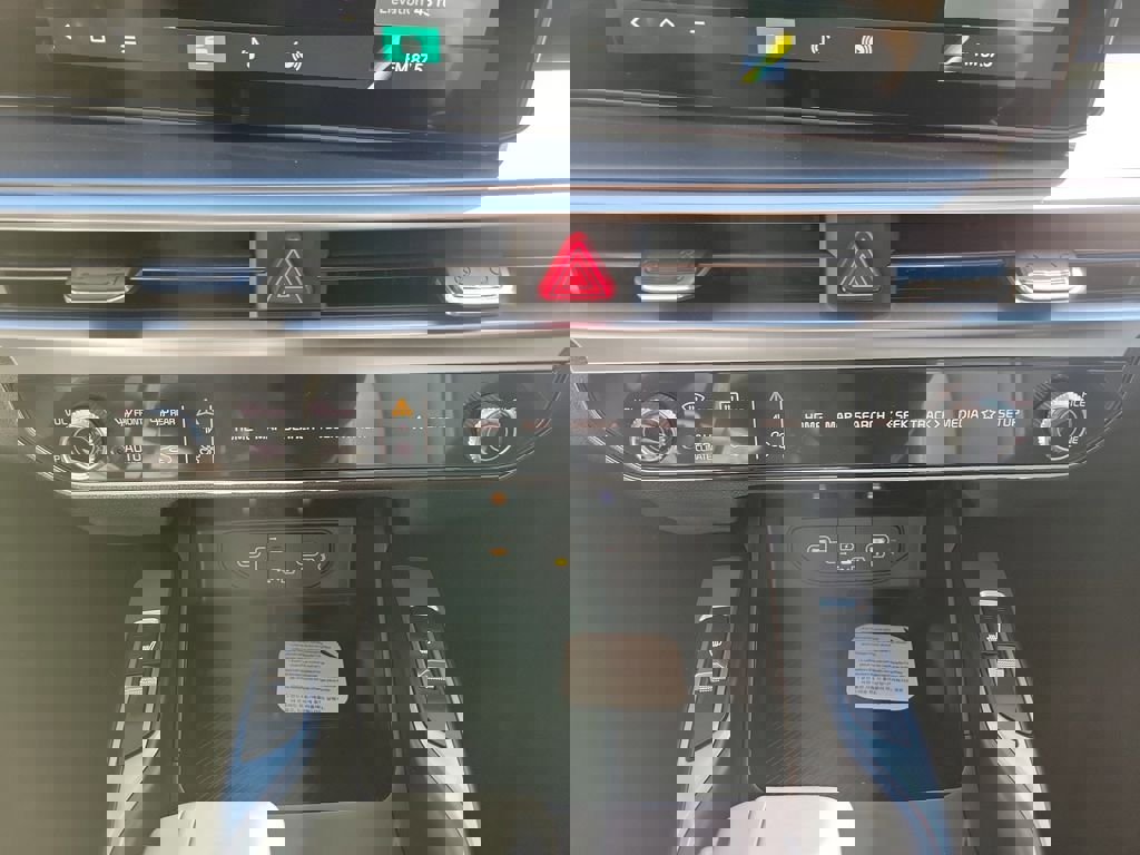 New 2026 Kia Sorento S w/ S Panoramic Sunroof Package image 39