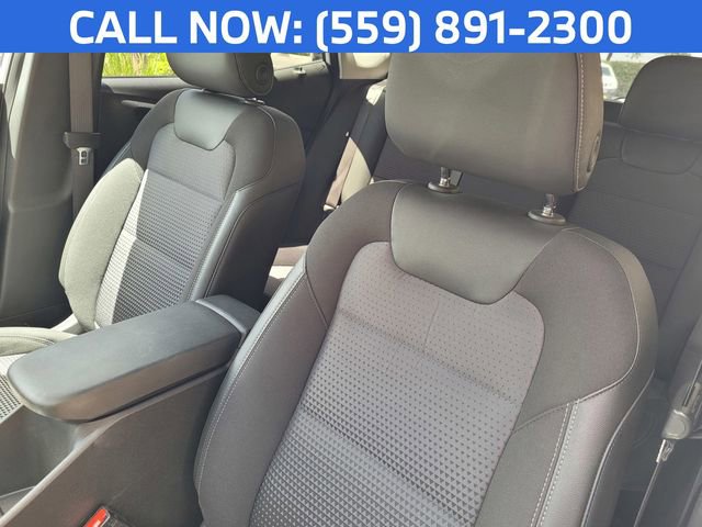 Used 2025 Chevrolet Trax LT FWD image 12