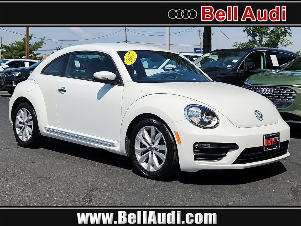 Used 2017 Volkswagen Beetle 1.8T Classic FWD image 1