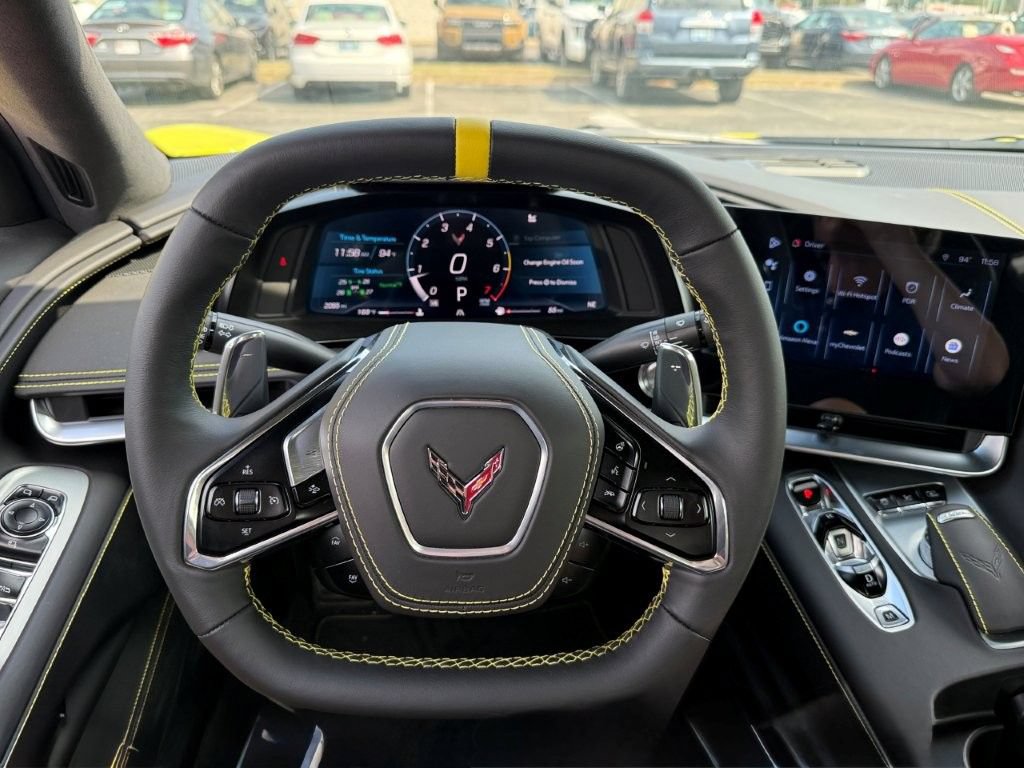 Used 2024 Chevrolet Corvette Stingray Premium Conv w/ Z51 Performance Package RWD image 33