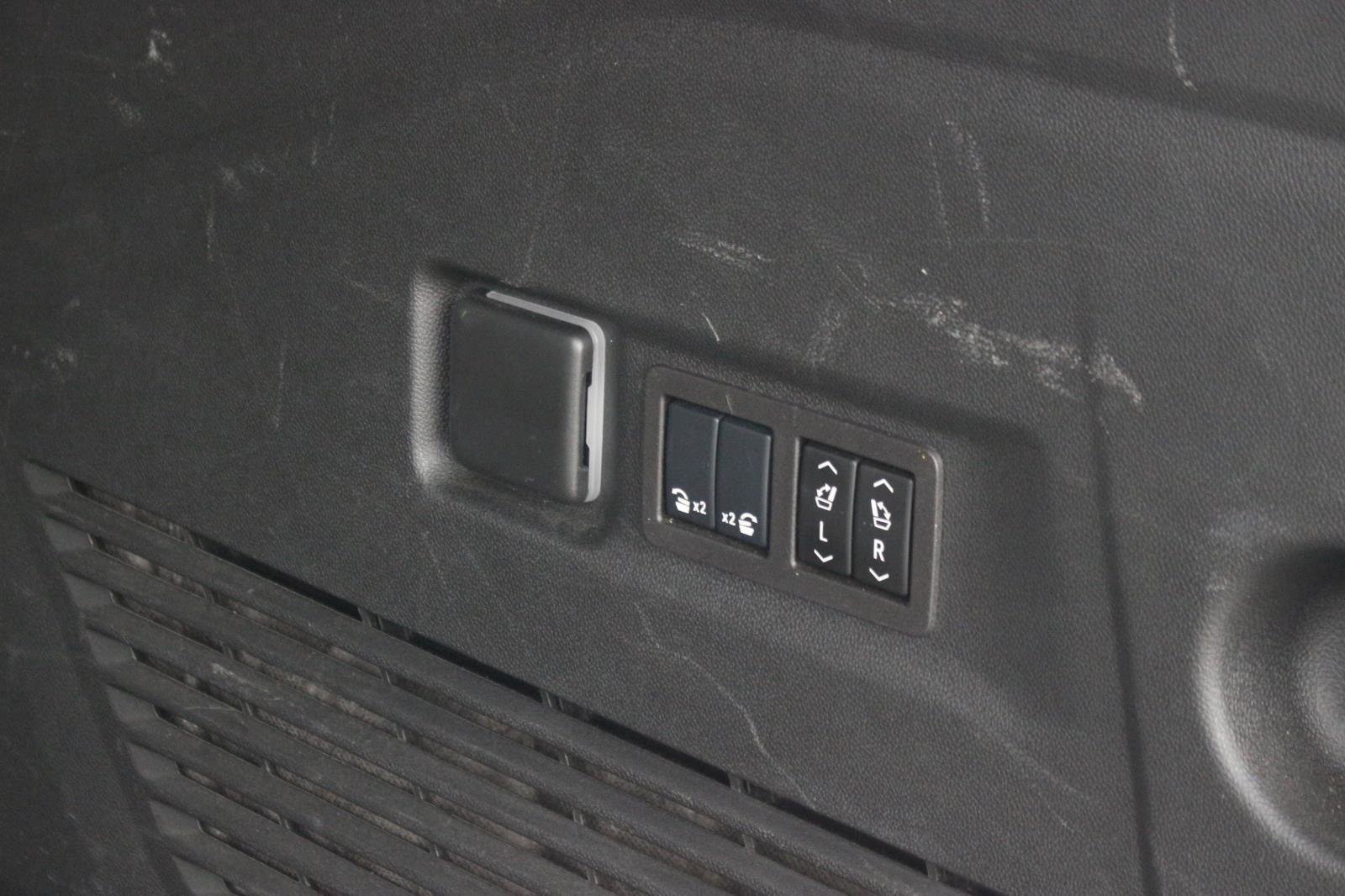 Used 2024 GMC Yukon XL Denali w/ Max Trailering Package image 13