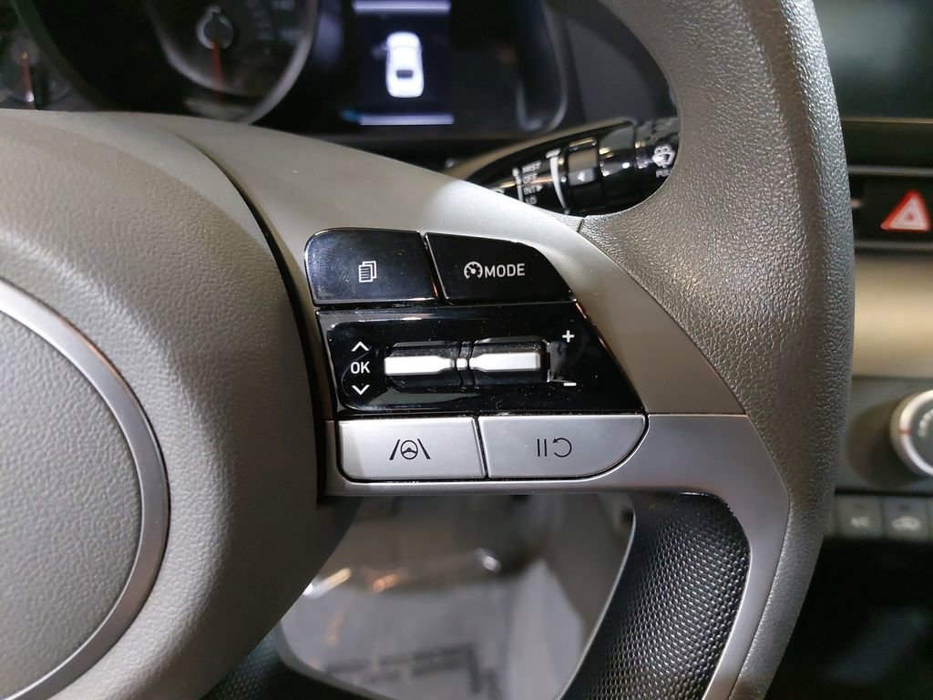 Used 2023 Hyundai Elantra SE FWD image 19