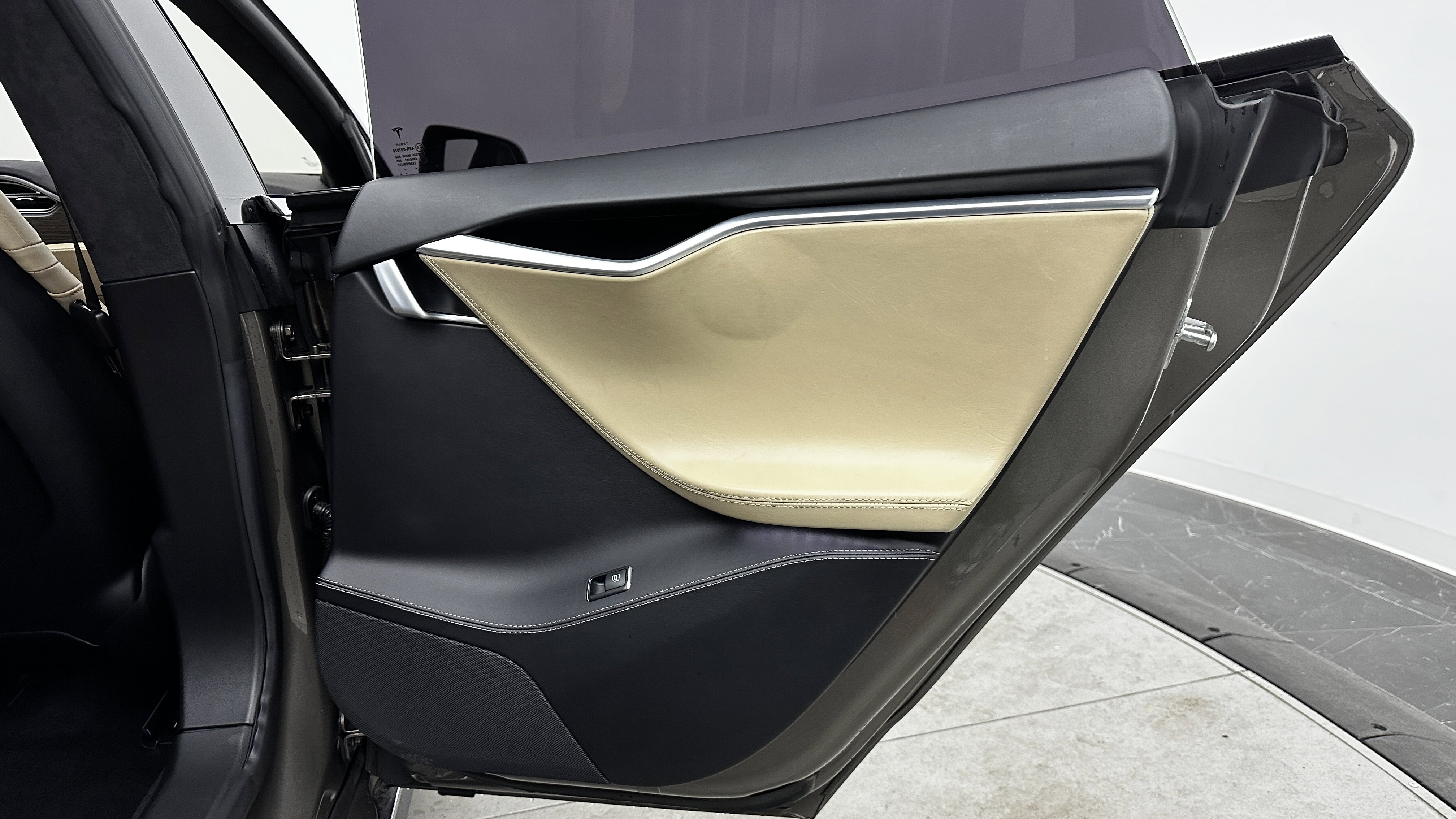 Used 2016 Tesla Model S 75D image 30