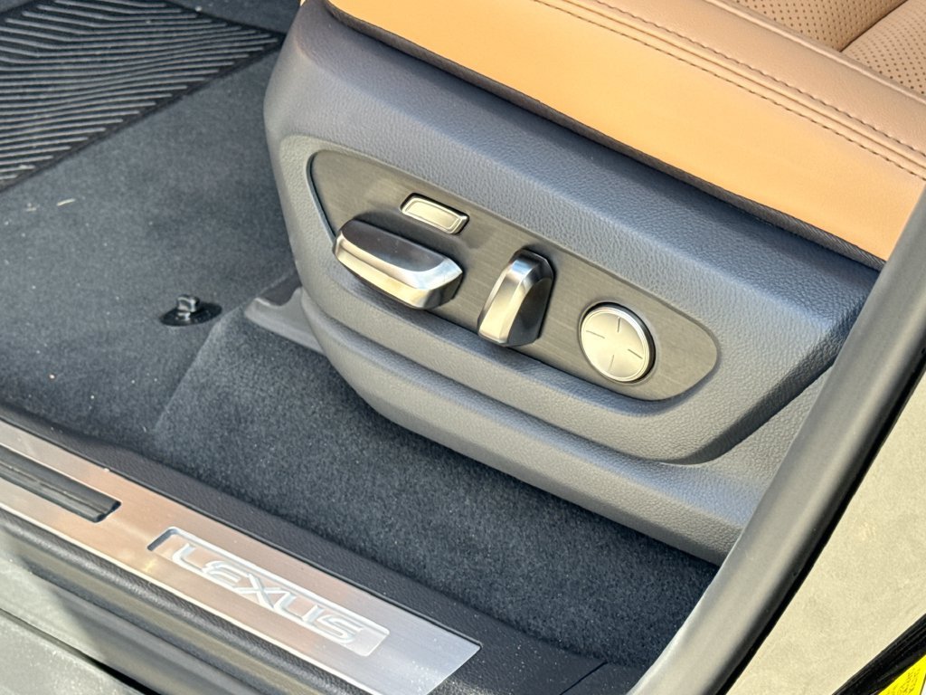 New 2026 Lexus LX 700h Luxury AWD/4WD image 15