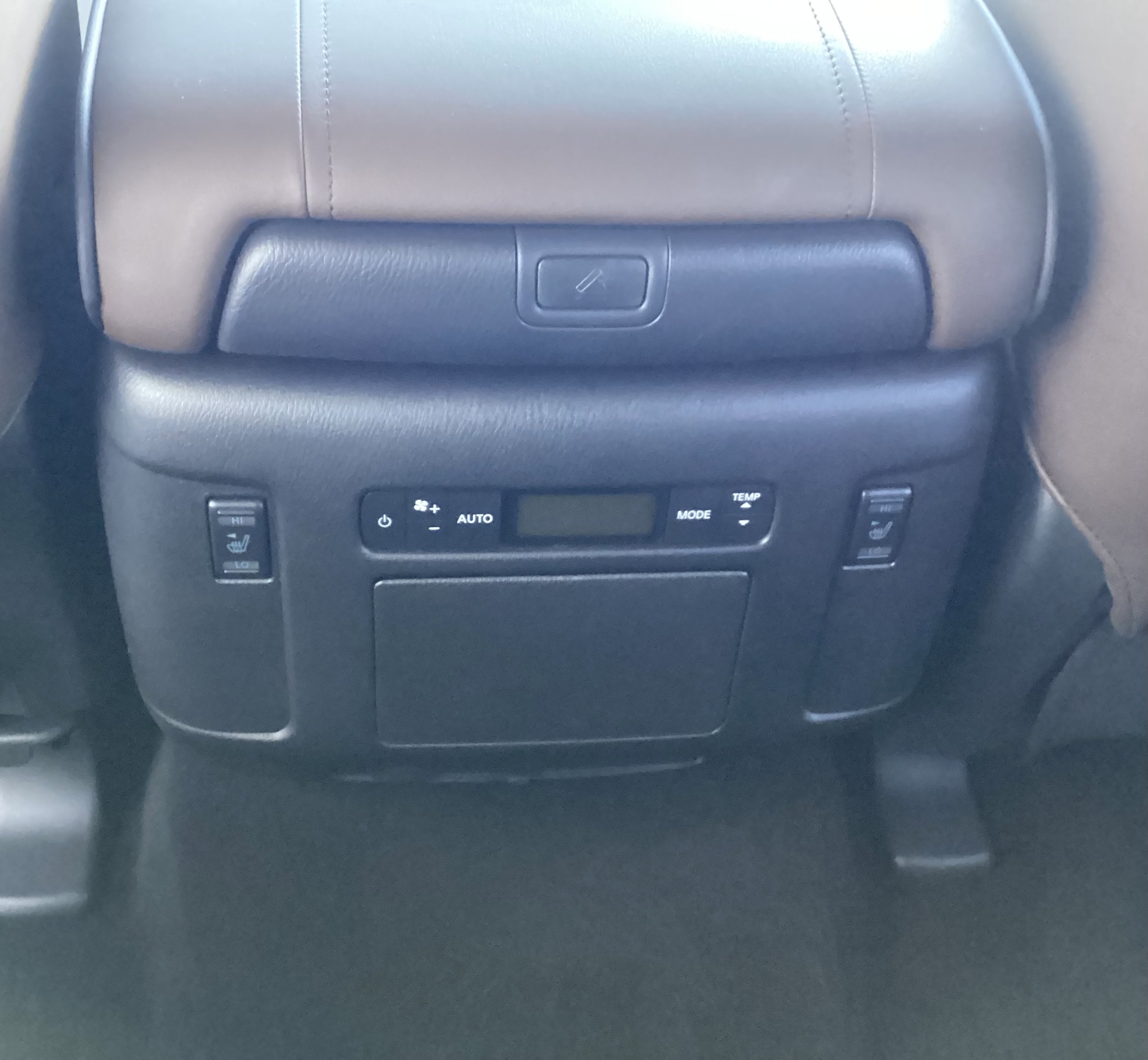 Used 2024 Nissan Armada Platinum w/ Captain's Chairs Package image 25