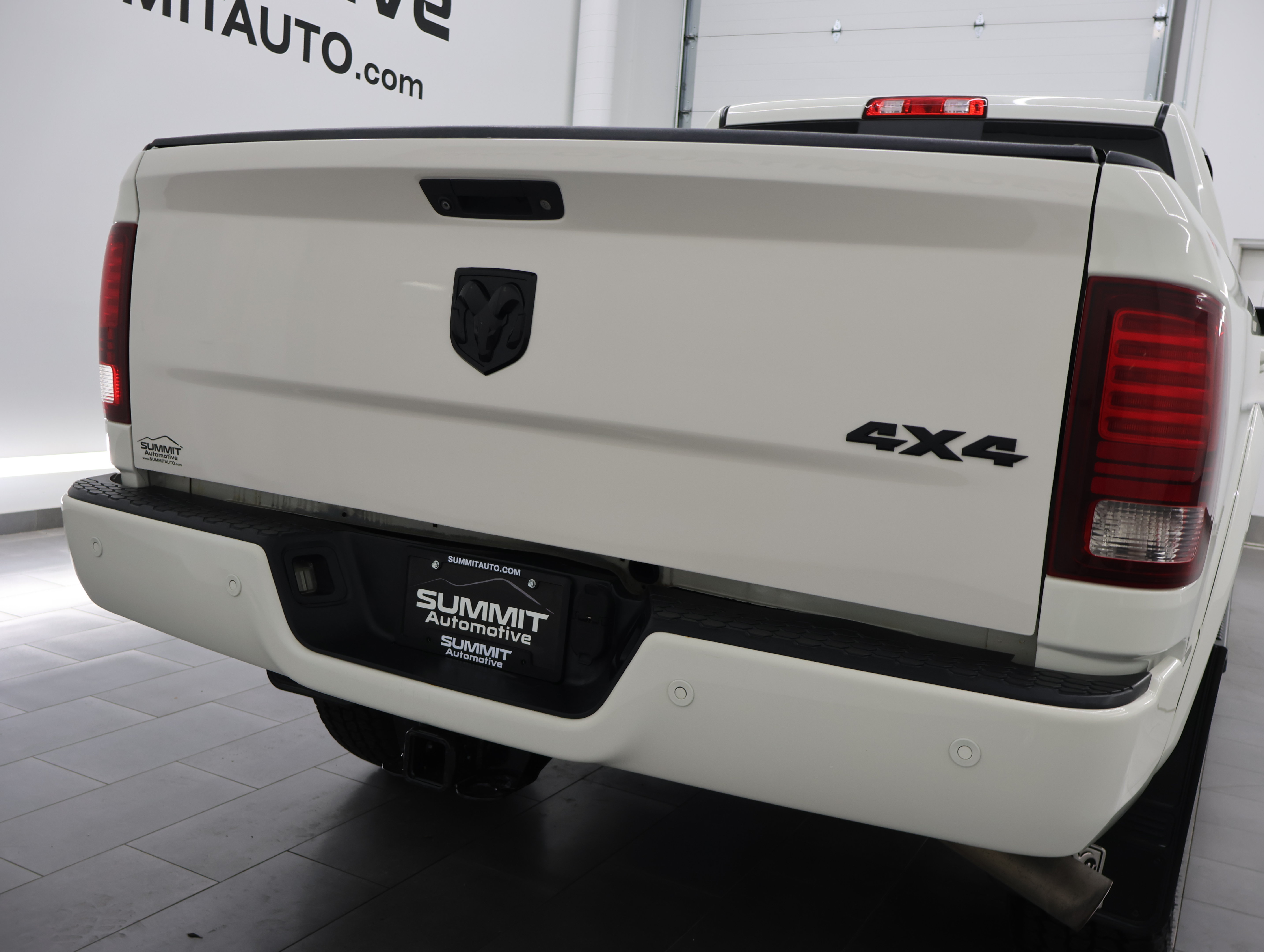 Used 2017 RAM 2500 Laramie w/ Sport Appearance Group AWD/4WD image 27