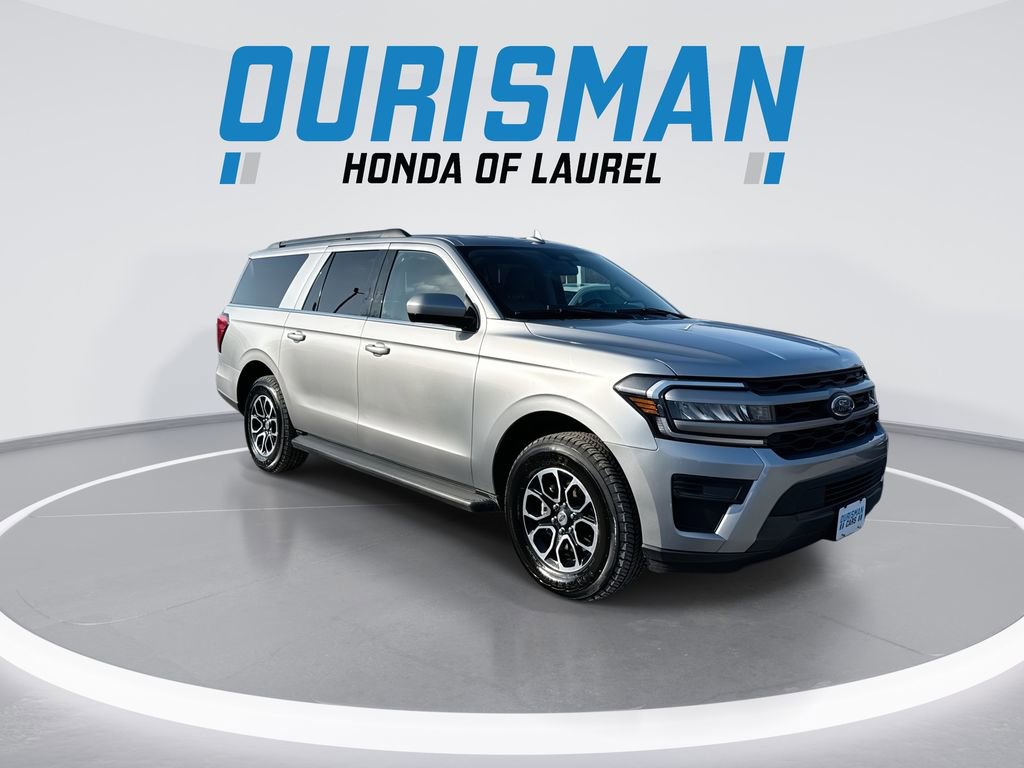 Used 2024 Ford Expedition Max XLT image 2