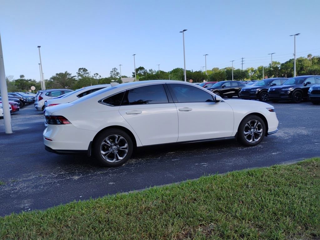 Used 2023 Honda Accord EX image 3
