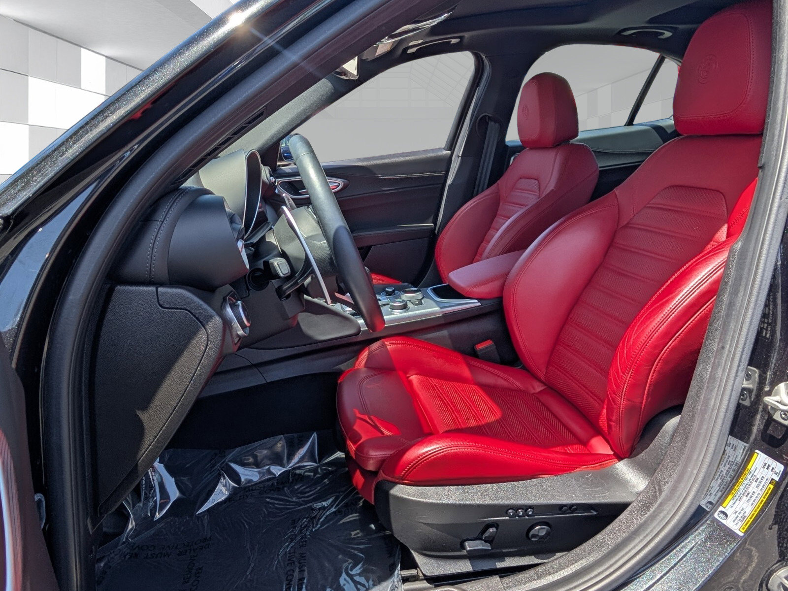 Used 2023 Alfa Romeo Giulia Veloce image 9