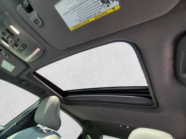 Used 2020 Toyota Avalon XLE w/ Moonroof Package FWD image 16
