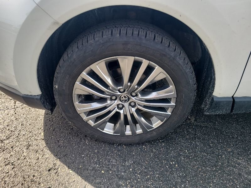 Used 2021 Toyota Venza XLE AWD/4WD image 10