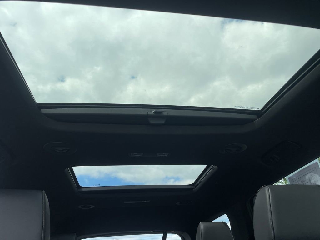 Used 2023 Chevrolet Traverse RS w/ LPO, Floor Liner Package image 51