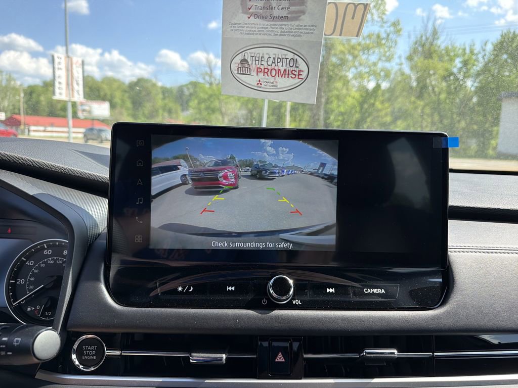 New 2026 Mitsubishi Outlander LE AWD/4WD image 25