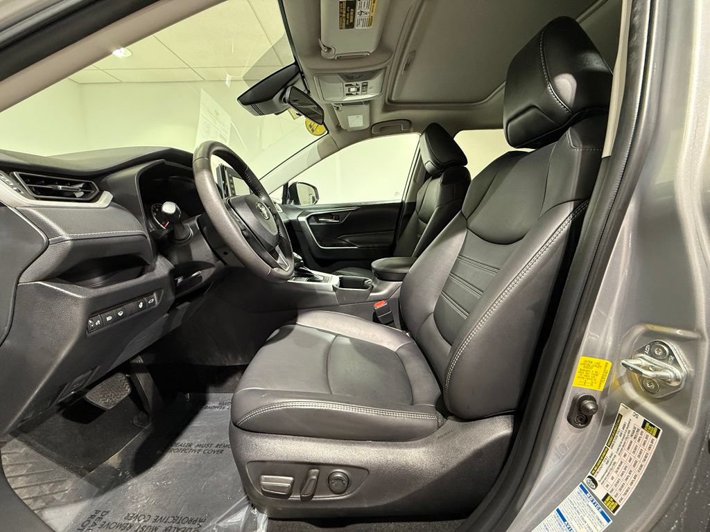 Used 2022 Toyota RAV4 XLE Premium AWD/4WD image 13