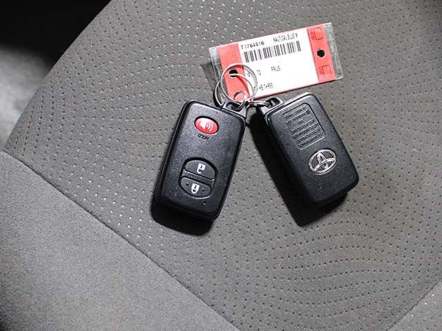 Used 2014 Toyota Prius Three FWD image 17