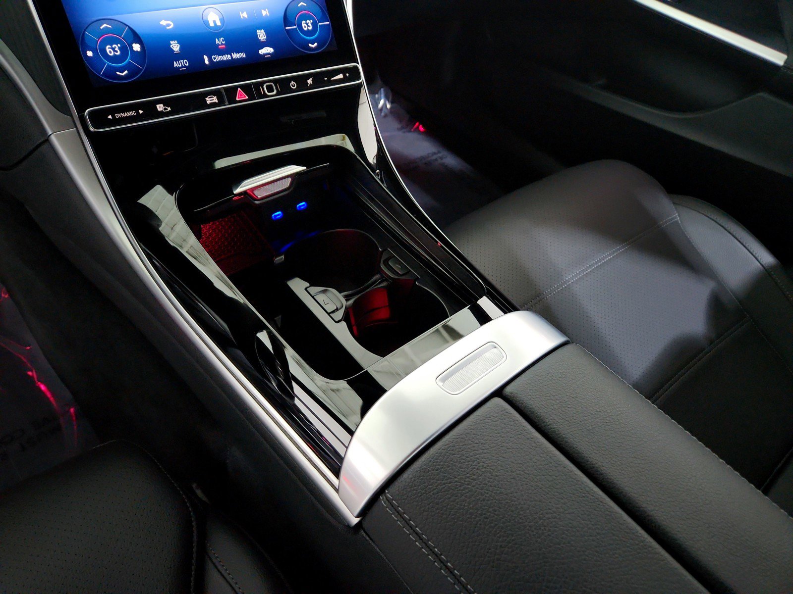 Certified 2025 Mercedes-Benz C 300 Sedan image 28