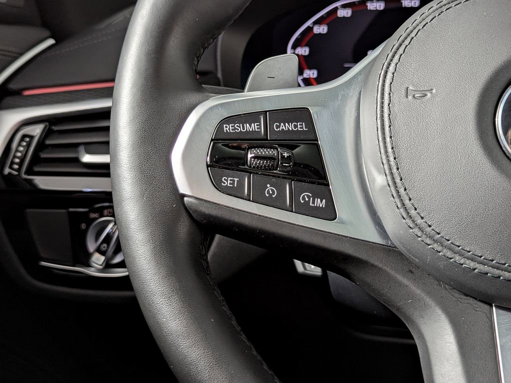 Used 2021 BMW M550i xDrive image 33