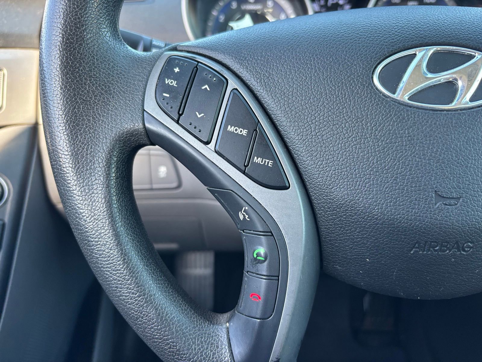 Used 2015 Hyundai Elantra SE w/ Option Group 02 FWD image 25