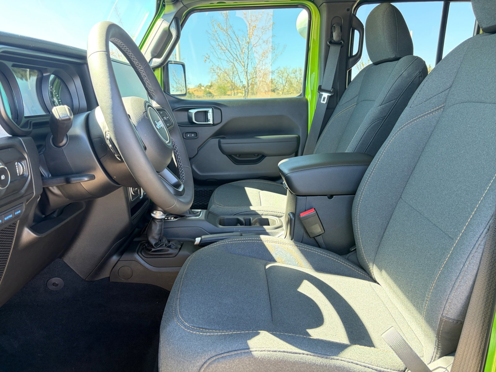 Used 2025 Jeep Wrangler Sport S image 14