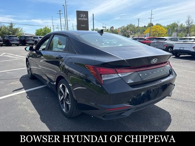 Used 2023 Hyundai Elantra SEL w/ Convenience Package FWD image 4