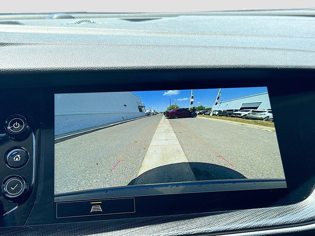 Used 2022 Buick Envision Essence w/ Sport Touring Package image 15