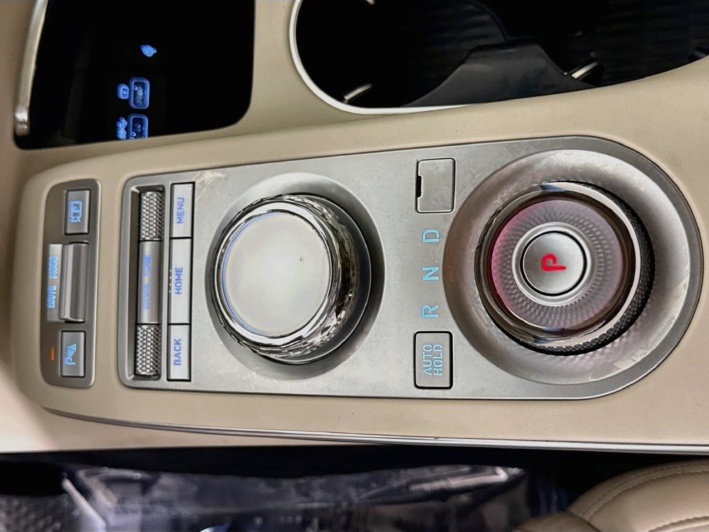 Used 2023 Genesis GV70 2.5T w/ Cargo Package AWD/4WD image 19