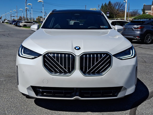 Certified 2025 BMW X3 xDrive30i w/ Premium Package AWD/4WD image 2