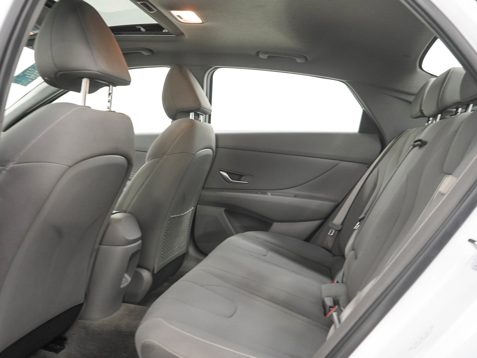 Used 2025 Hyundai Elantra SEL FWD image 13