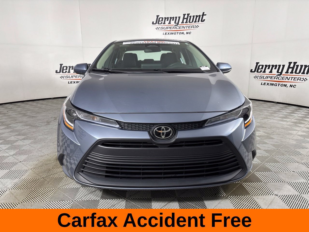 Used 2025 Toyota Corolla LE FWD image 3