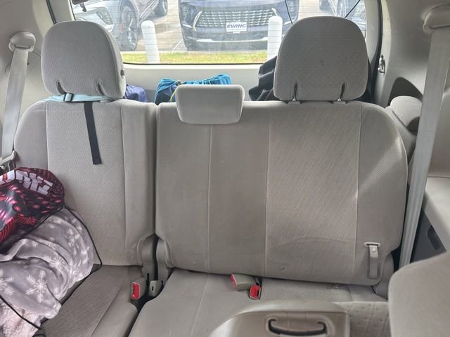 Used 2015 Toyota Sienna LE image 10
