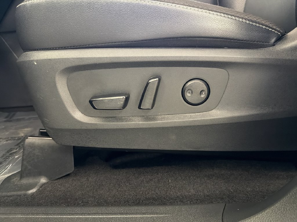 Certified 2025 Nissan Pathfinder SL FWD image 25