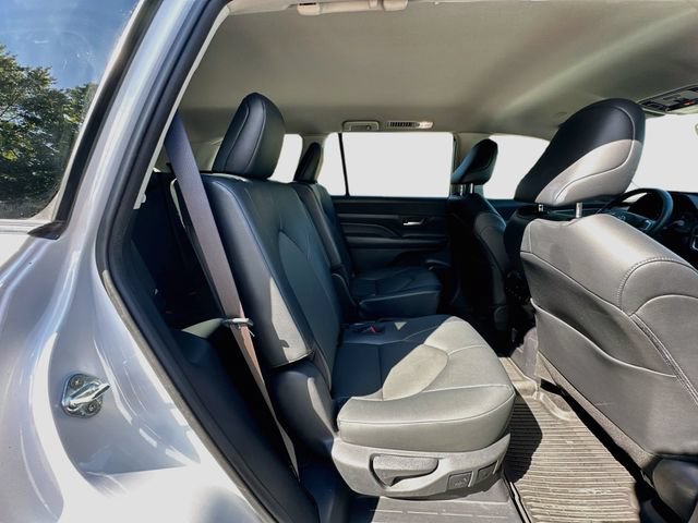 Used 2024 Toyota Grand Highlander AWD image 27