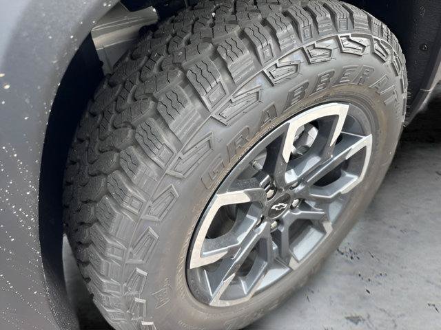 New 2026 Chevrolet Equinox ACTIV w/ Convenience Package III AWD/4WD image 12