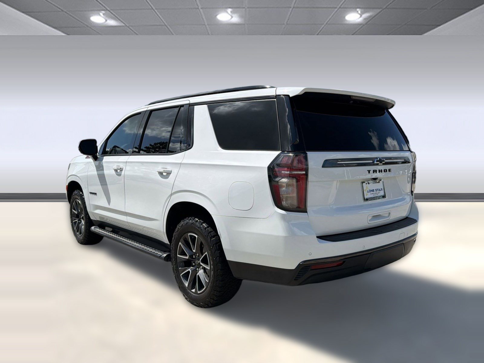 Certified 2021 Chevrolet Tahoe Z71 w/ Luxury Package AWD/4WD image 3