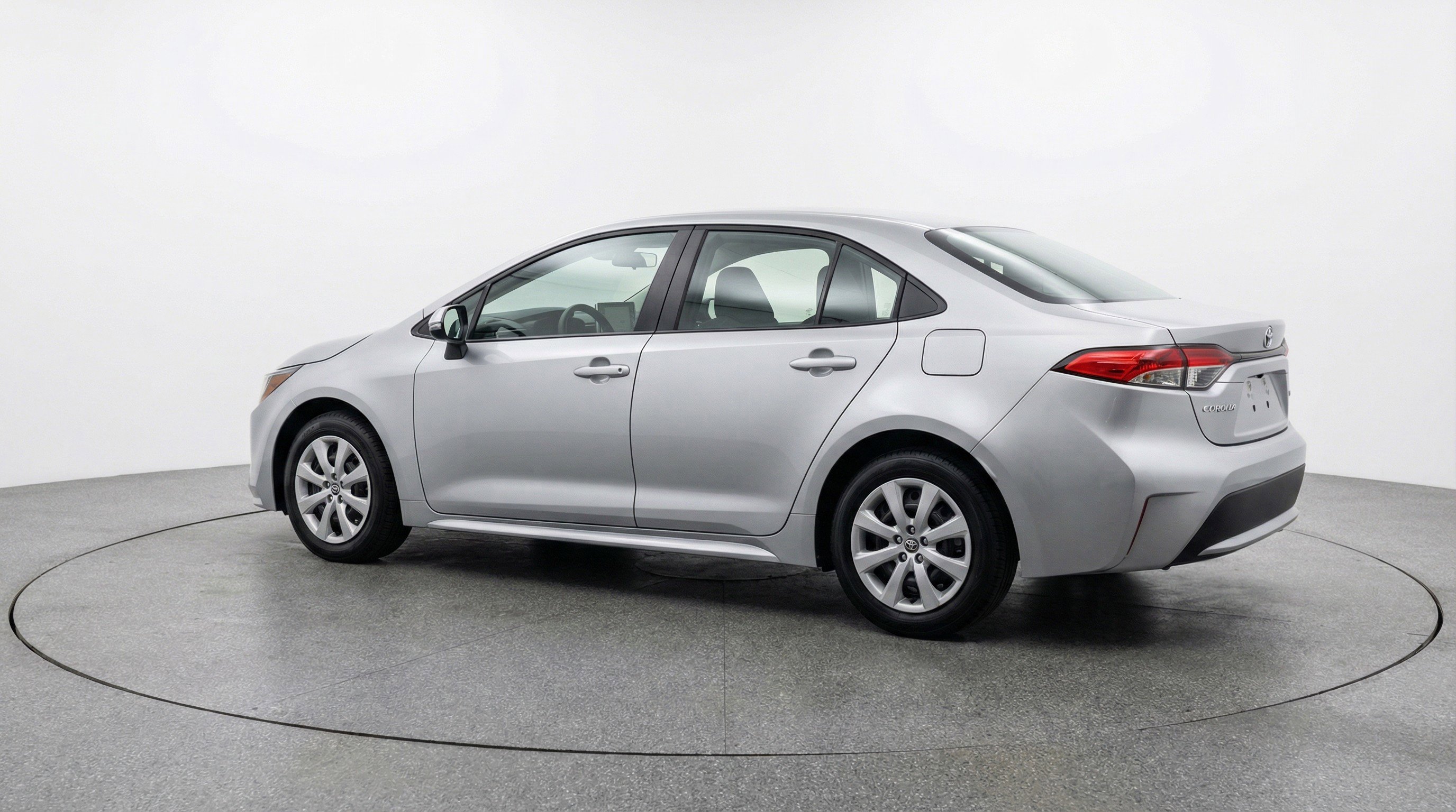 Used 2025 Toyota Corolla LE FWD image 6