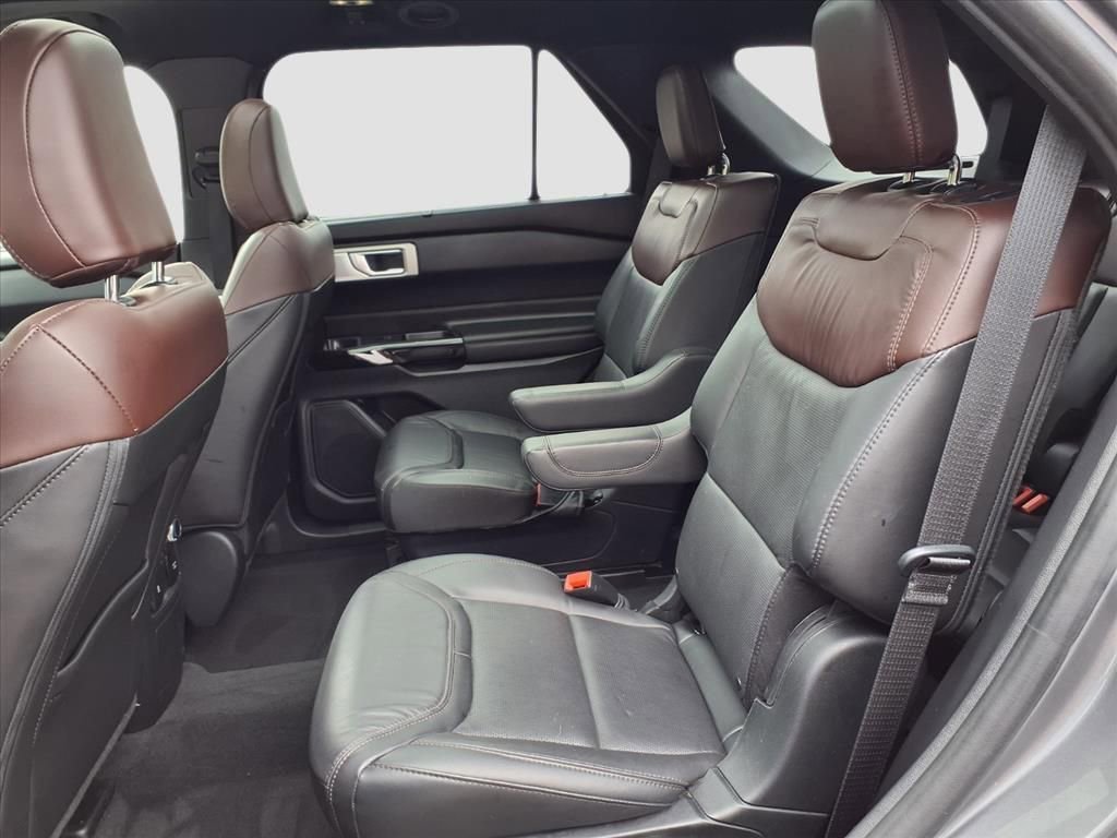 Used 2022 Ford Explorer Platinum w/ Equipment Group 601A image 34