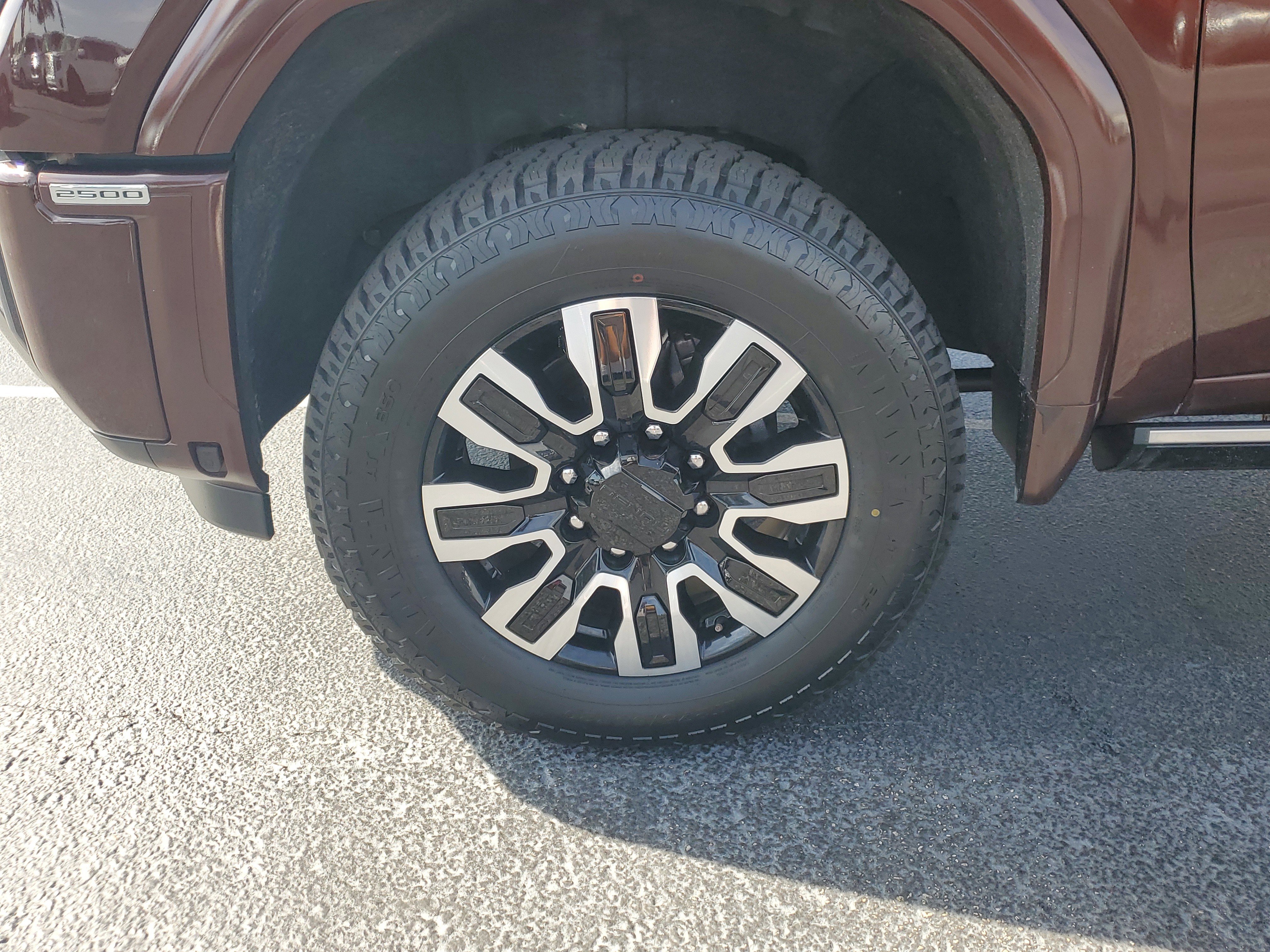 Used 2024 GMC Sierra 2500 Denali Ultimate image 5