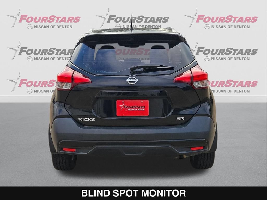 Used 2019 Nissan Kicks SR w/ SR Premium Package FWD image 5