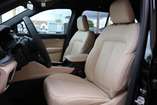 New 2025 Jeep Grand Cherokee Limited image 11