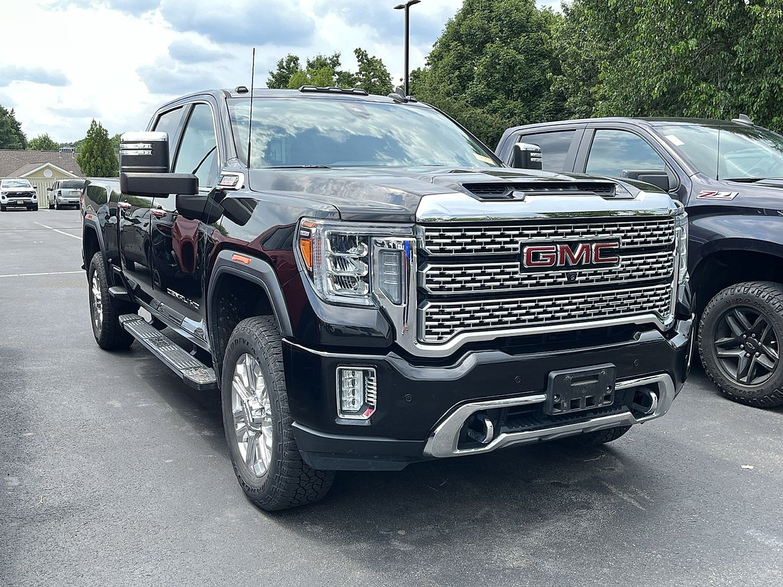 Certified 2021 GMC Sierra 2500 Denali w/ Denali Ultimate Package AWD/4WD image 2