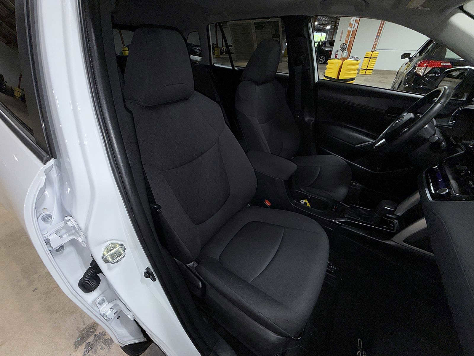 Certified 2023 Toyota Corolla Cross LE w/ Moonroof Package AWD/4WD image 16