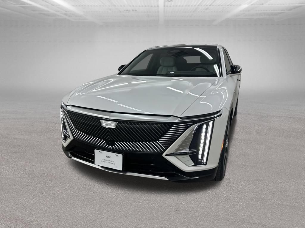 Certified 2024 Cadillac Lyriq Luxury AWD/4WD image 4