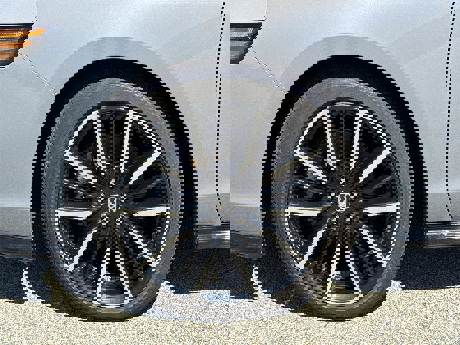 Used 2025 Honda Accord Touring image 11