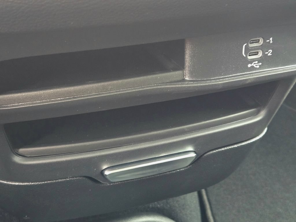 New 2027 Chrysler Pacifica Select FWD image 40