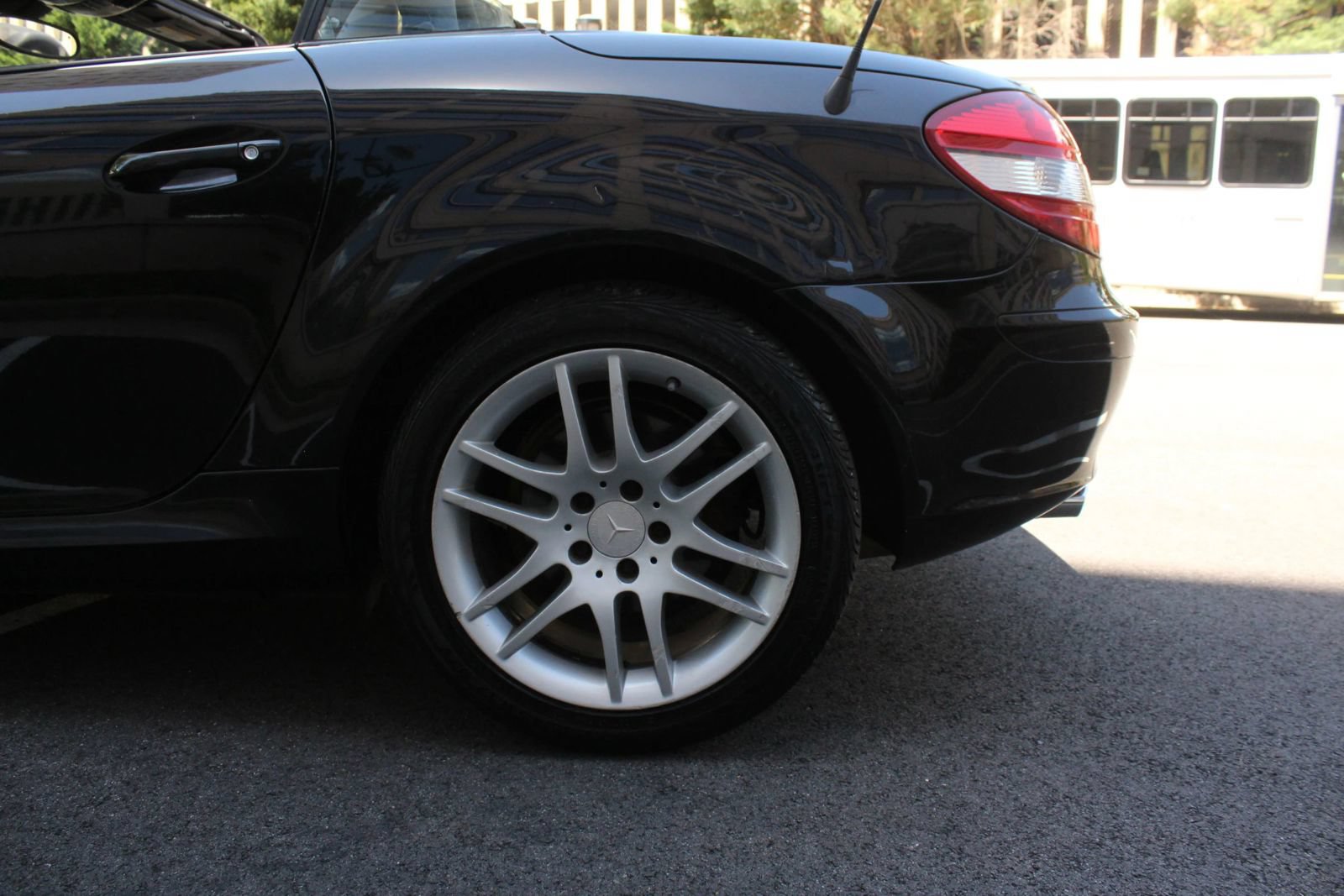 Used 2008 Mercedes-Benz SLK 350 image 10