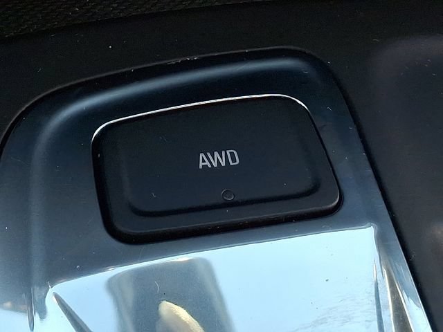 Used 2024 Chevrolet Equinox LT AWD/4WD image 17