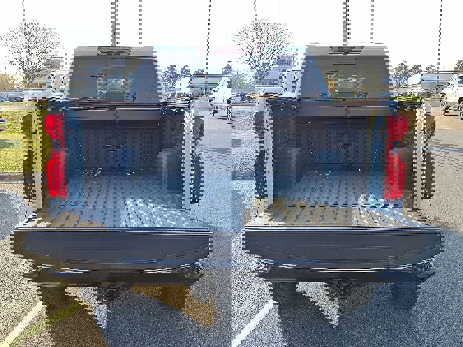 Used 2025 Chevrolet Silverado 1500 ZR2 w/ Technology Package image 33