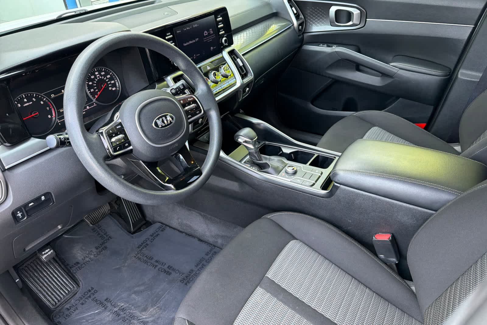 Used 2021 Kia Sorento LX AWD/4WD image 13