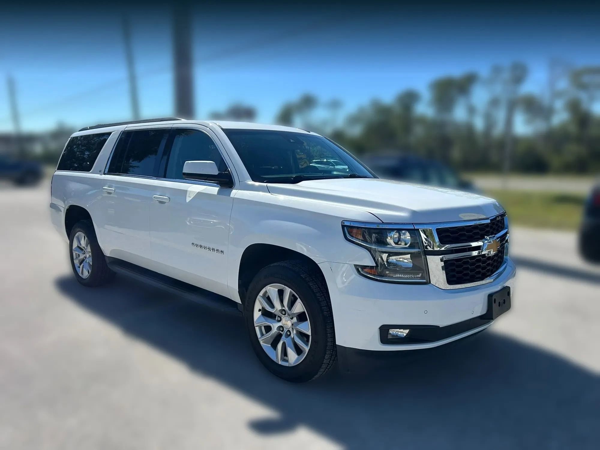 Used 2017 Chevrolet Suburban LT RWD image 10